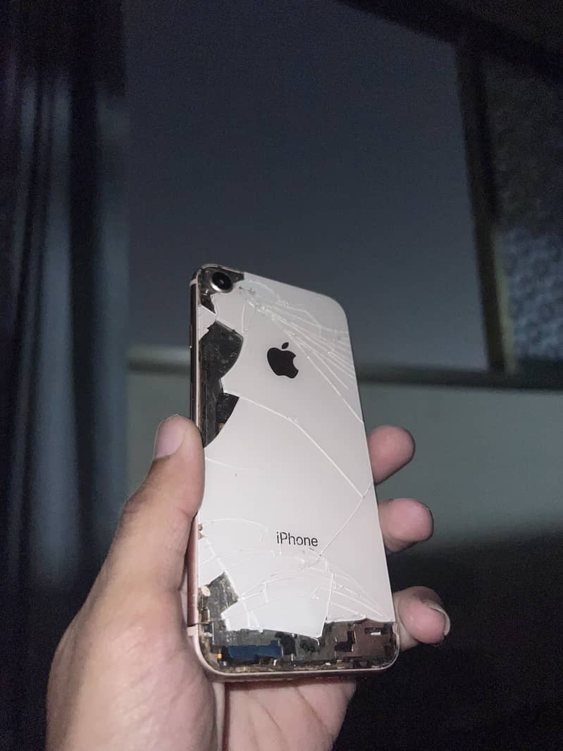 Apple iPhone 8 1