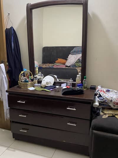 Dressing table
