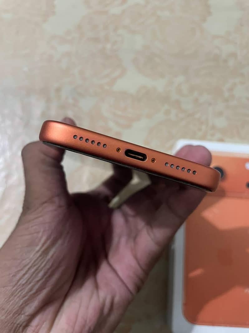 Apple iPhone 17 Pro Max 4