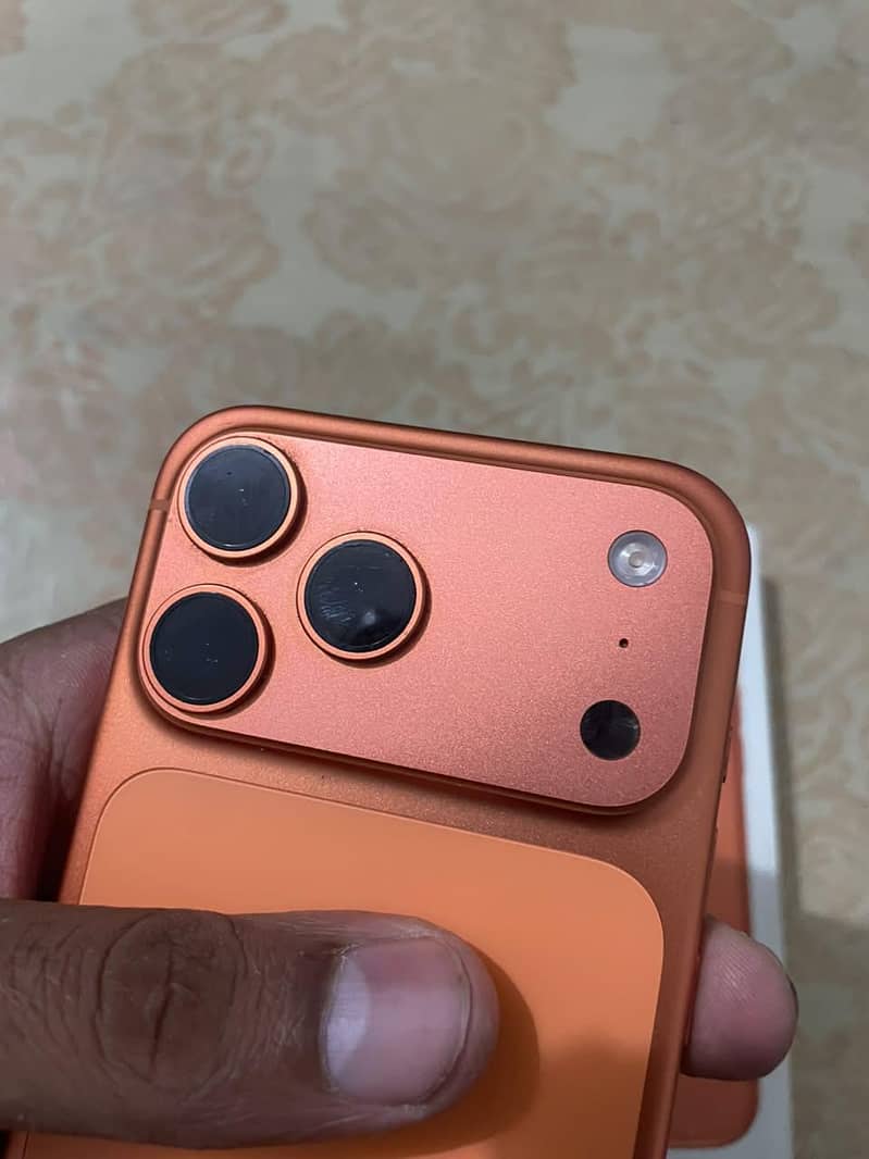 Apple iPhone 17 Pro Max 5