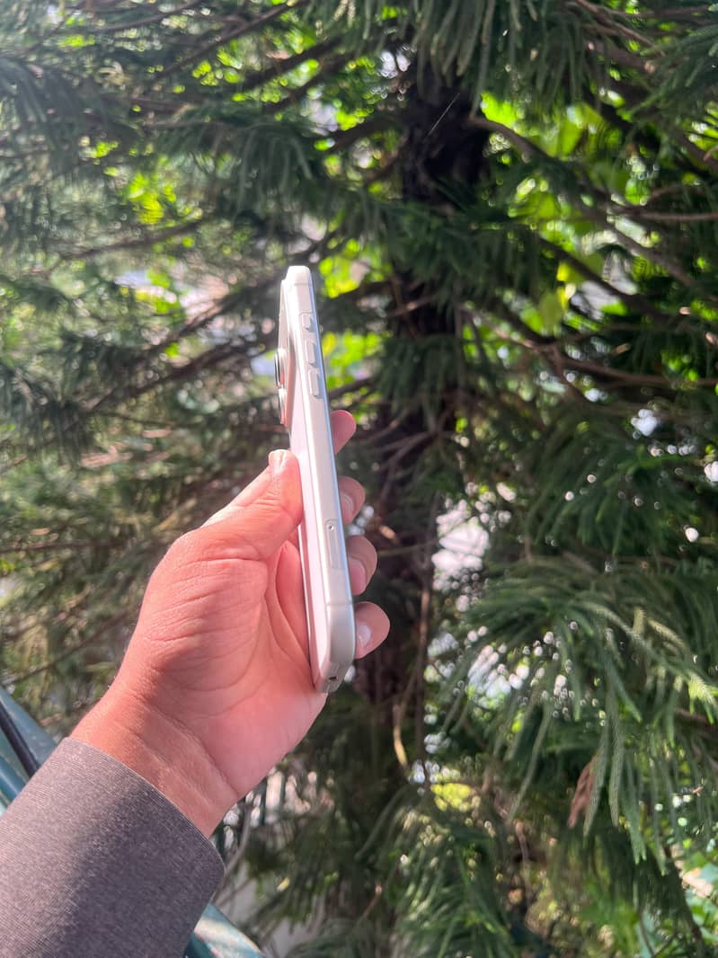 Apple iPhone 17 Pro Max 3