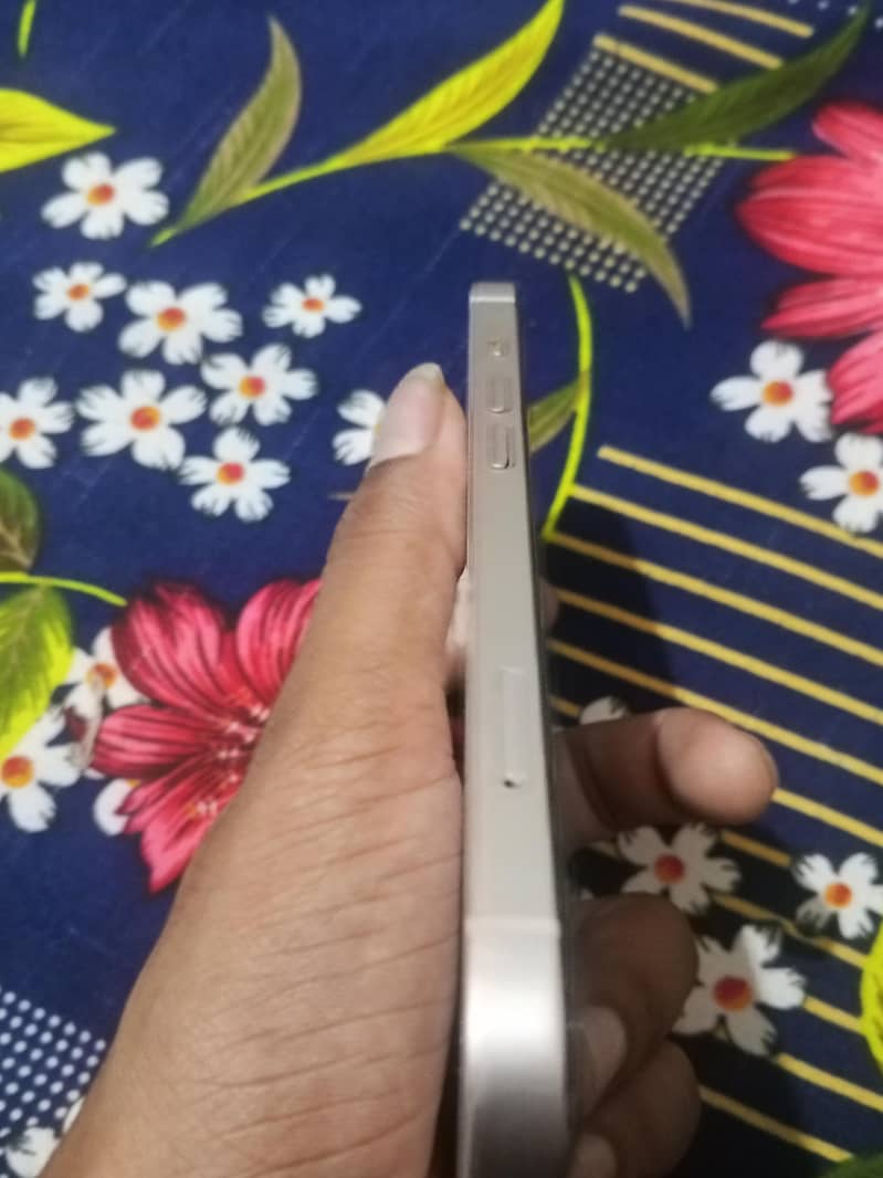 Apple iPhone 13 3