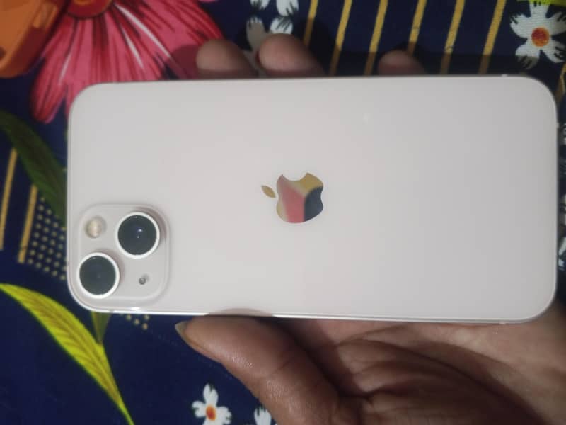 Apple iPhone 13 5