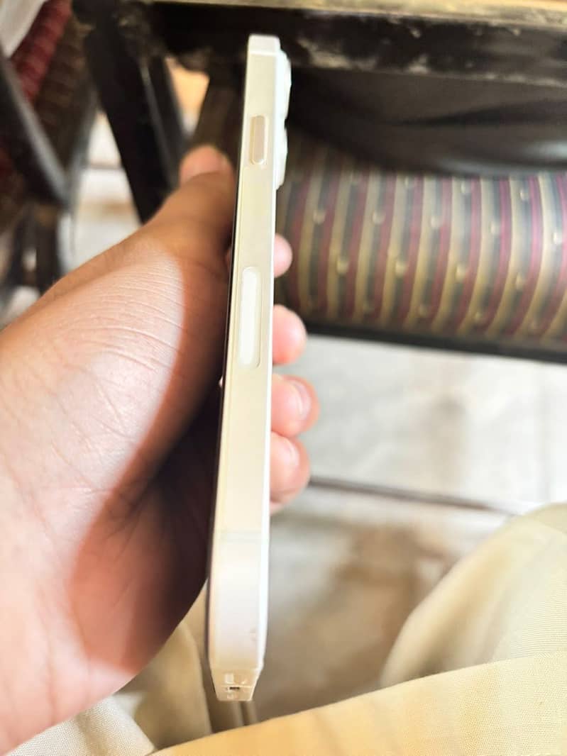Apple iPhone 14 plus 3