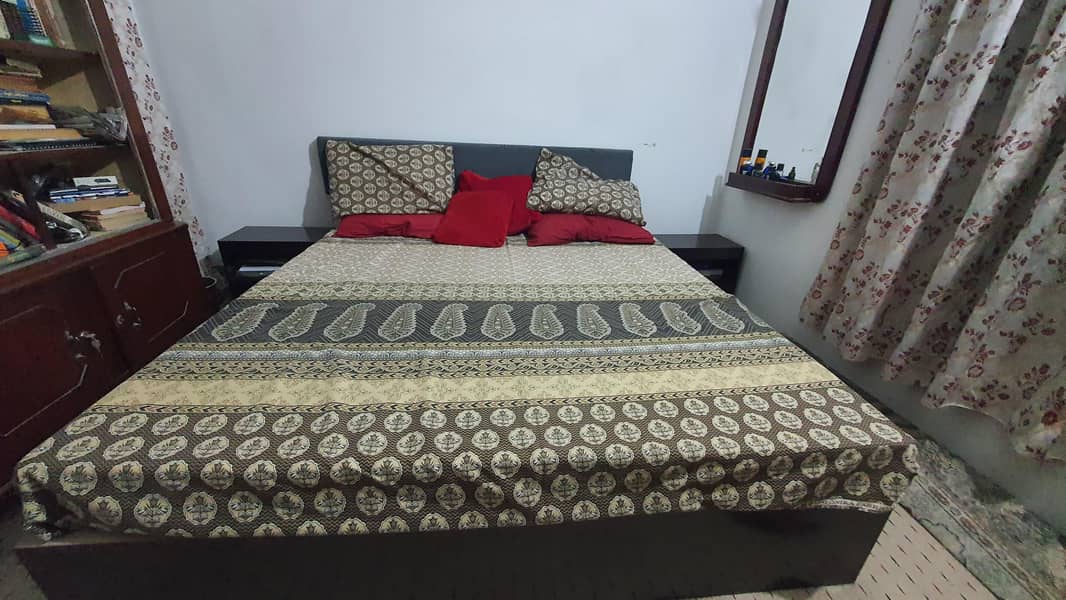 Double bed 0