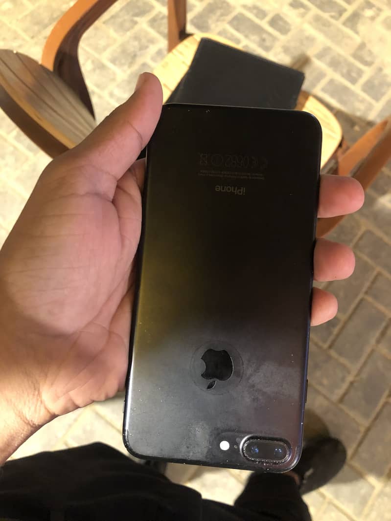 Apple iPhone 7 Plus 5