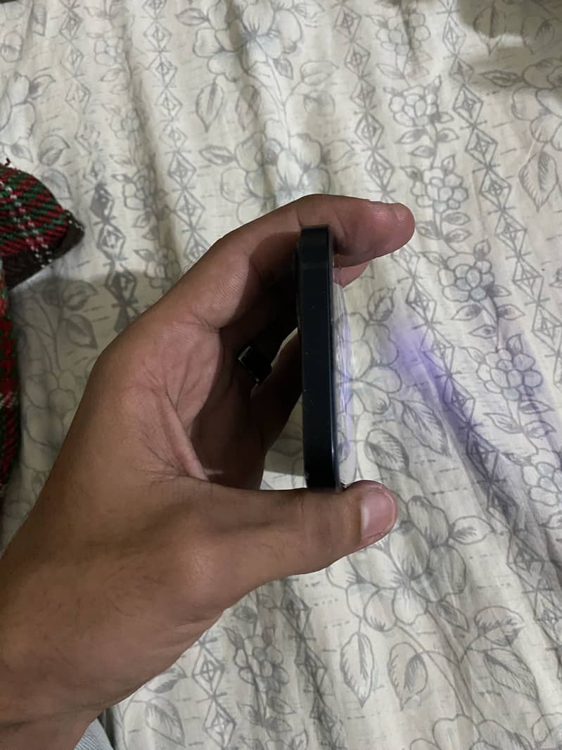 Apple iPhone 13 3
