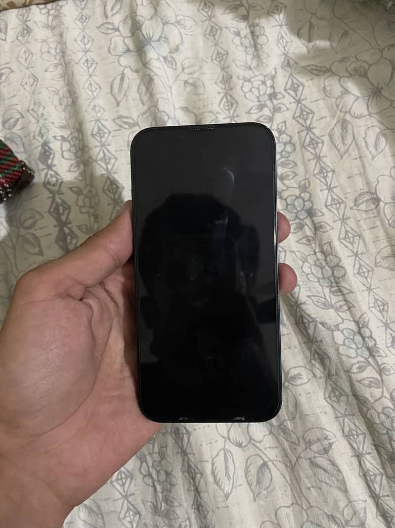 Apple iPhone 13 7