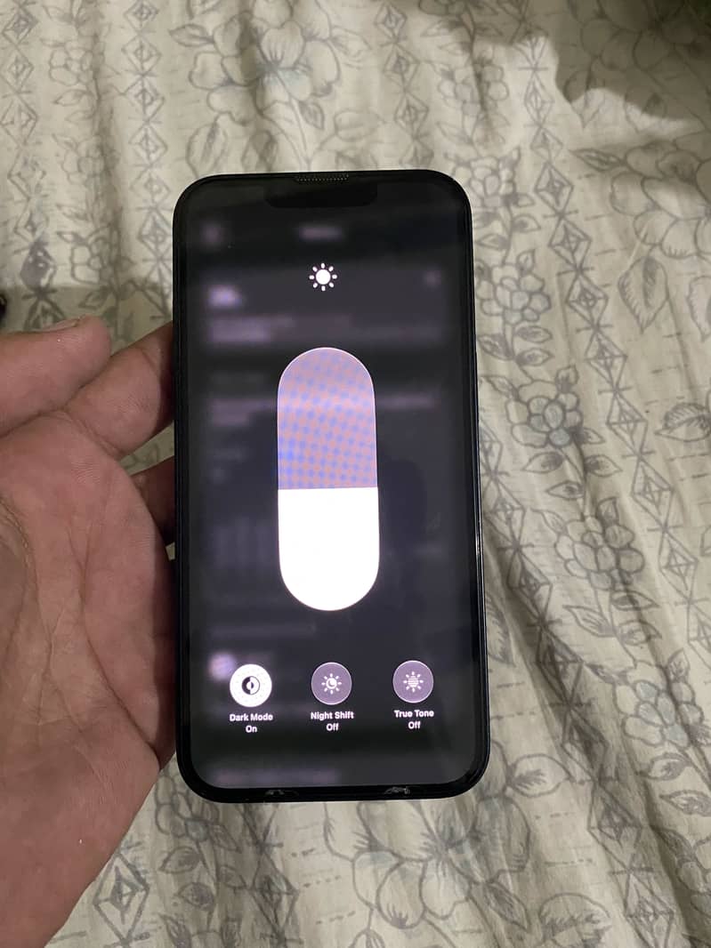 Apple iPhone 13 8