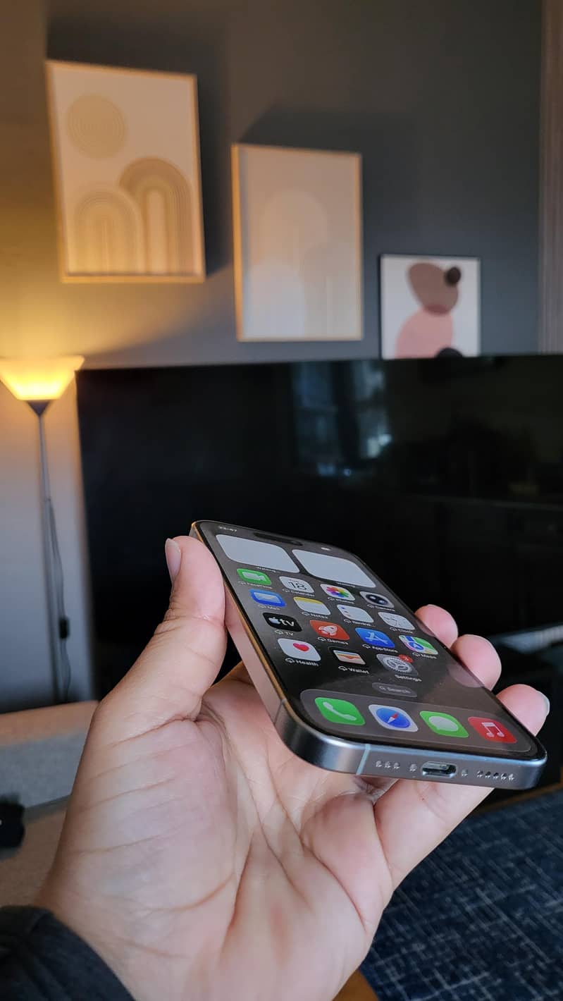 Apple iPhone 15 Pro 7