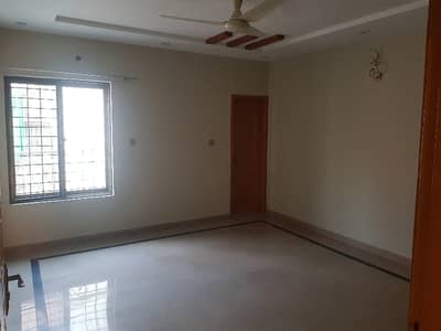 AHMED ASSOCIATES OFFERS 10 MARLA UPPER PORTION FOR RENT IN PCSIR PHASE 2 NEAR TO SHUKAT KHANUM HOSPITAL LHR.