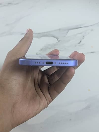 Apple iPhone 16