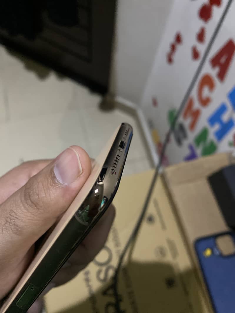 Apple iPhone 11 Pro 2