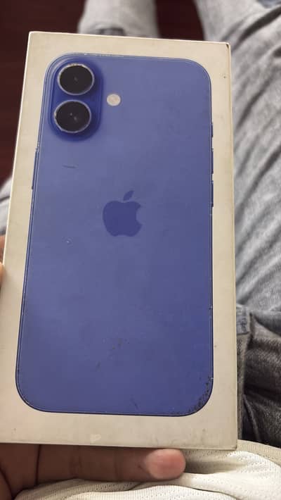 Apple iPhone 16