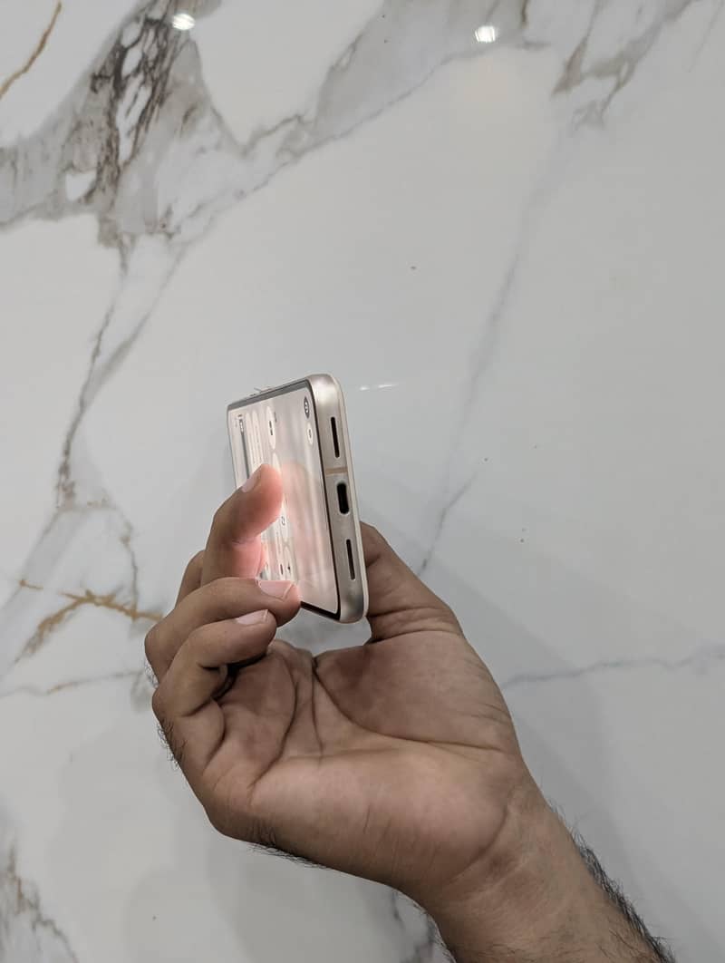 Google Pixel 8 3