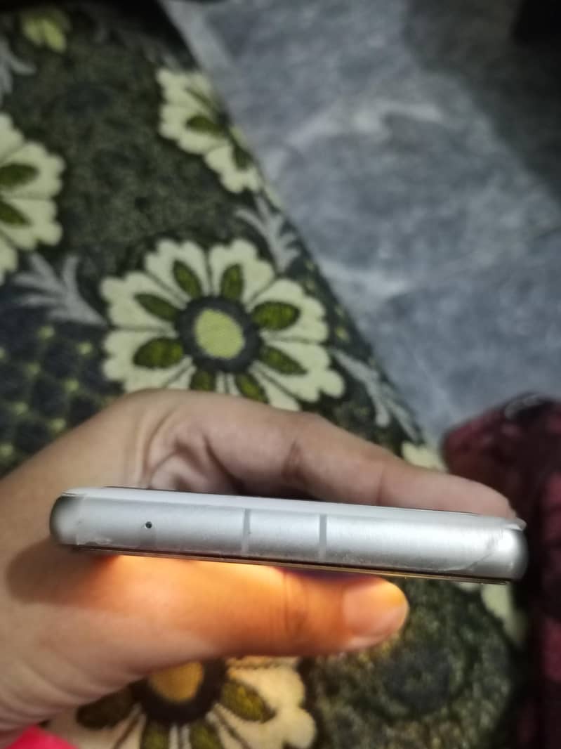 Google Pixel 7a 4