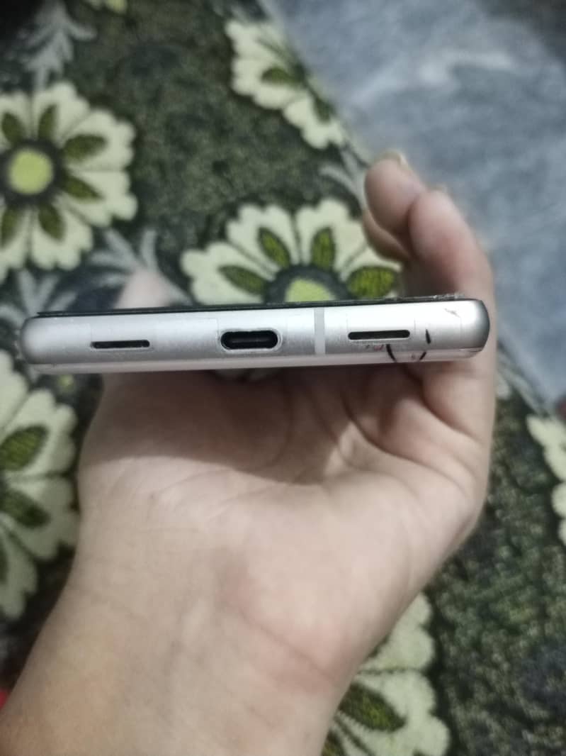 Google Pixel 7a 5