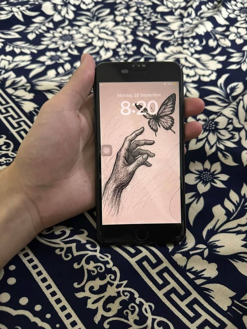Apple iPhone 8 Plus 5