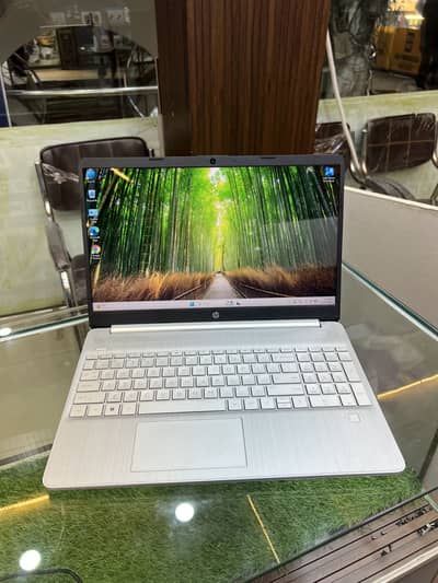 Hp C i7-11th Generation SSD 512GB RAM 8GB GOOD ConditionS 15.6 FHD