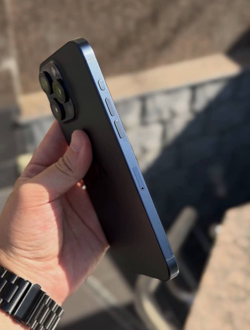 Apple iPhone 15 Pro Max 1