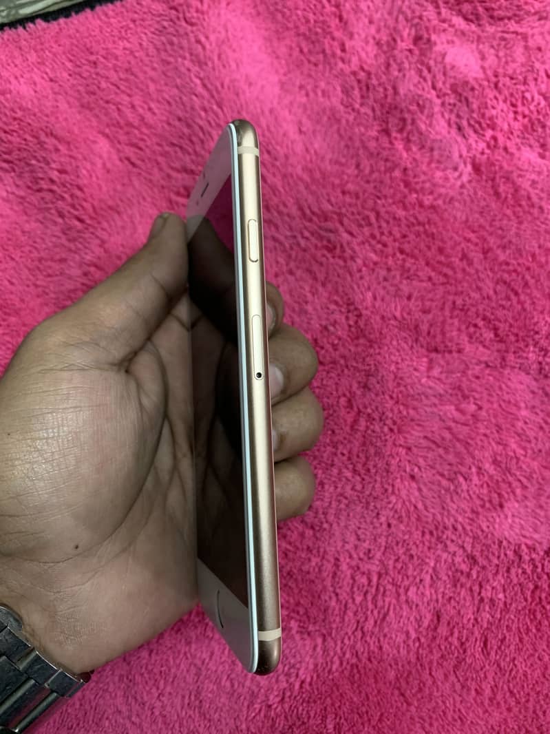 Apple iPhone 8 4