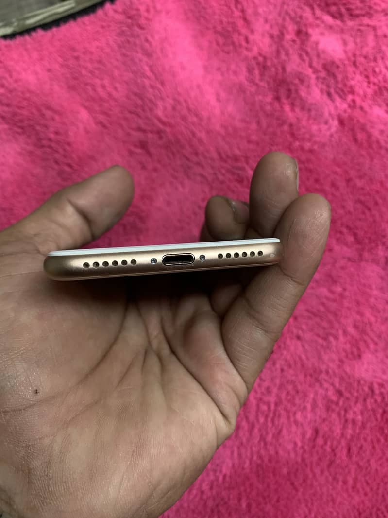 Apple iPhone 8 6