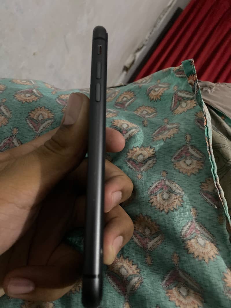 Apple iPhone 11 2