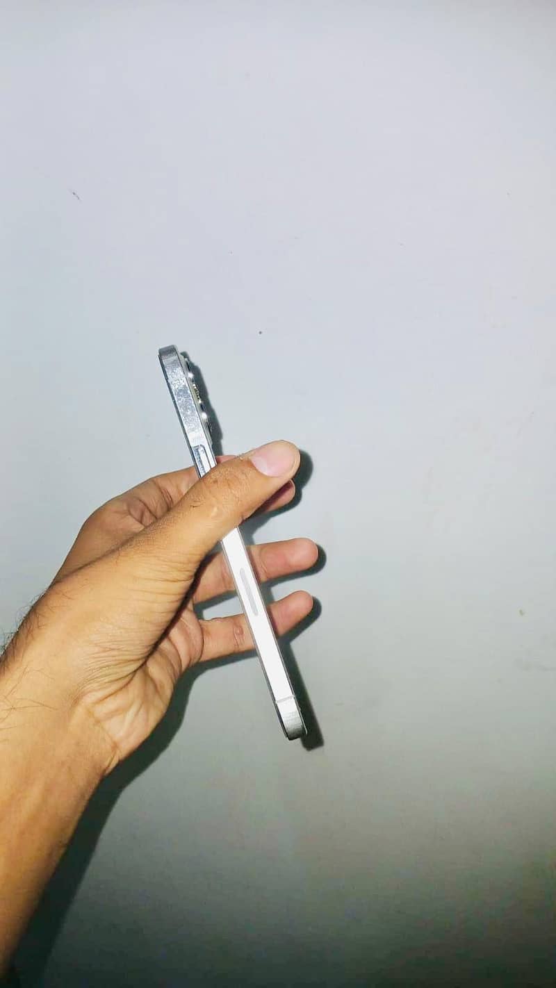 Apple iPhone 12 Pro Max 3