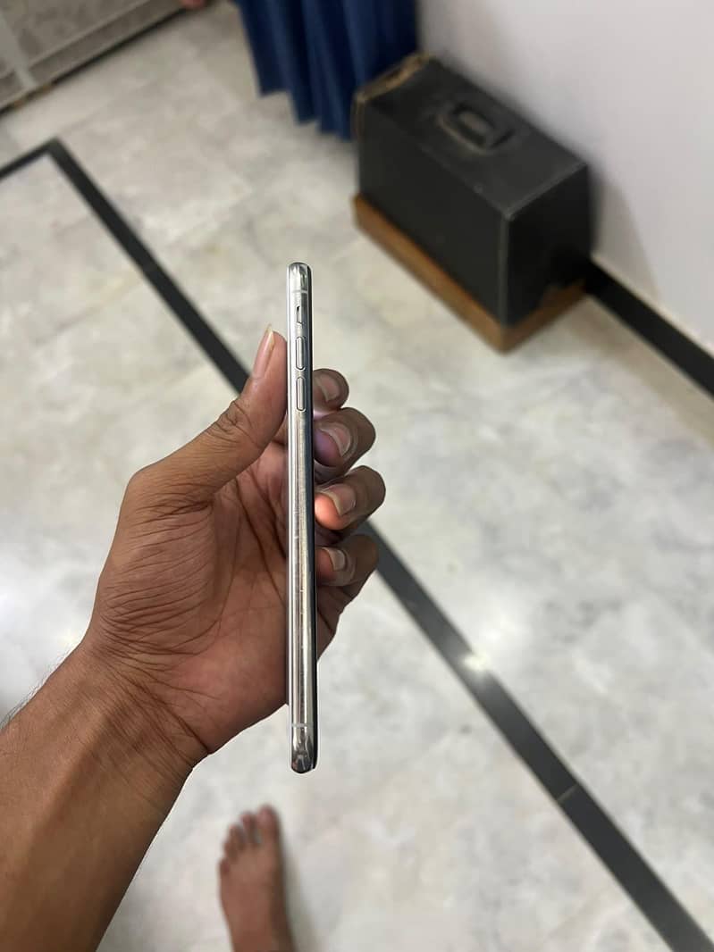 iPhone XS Max 1