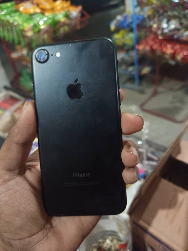 Apple iPhone 7 1