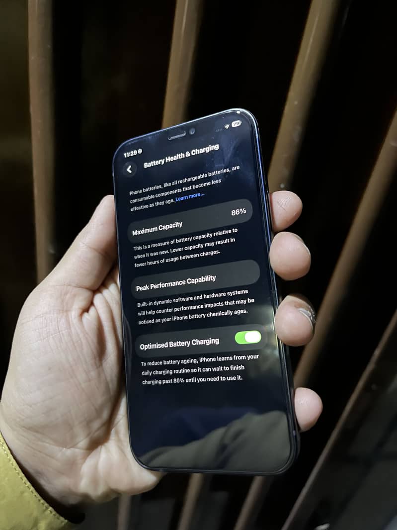 Apple iPhone 12 6