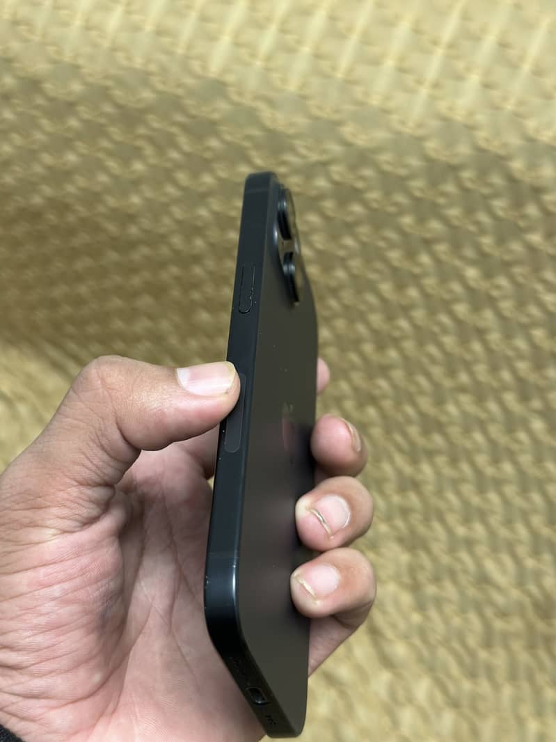 Apple iPhone 15 2
