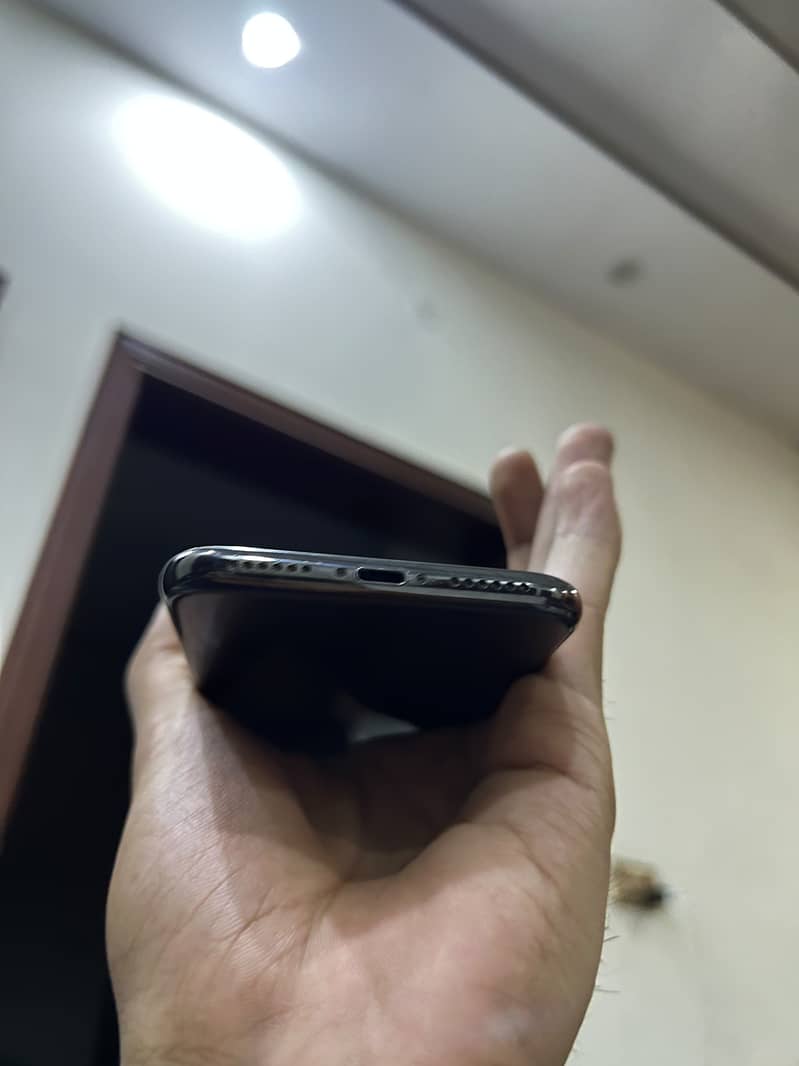 Apple iPhone X 0