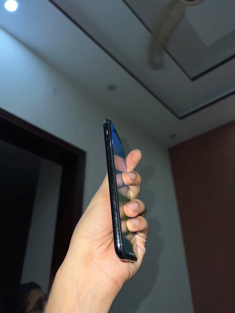 Apple iPhone X 2