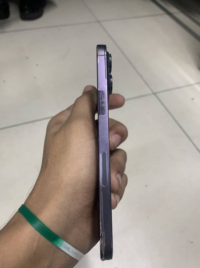 Apple iPhone 14 Pro Max 0