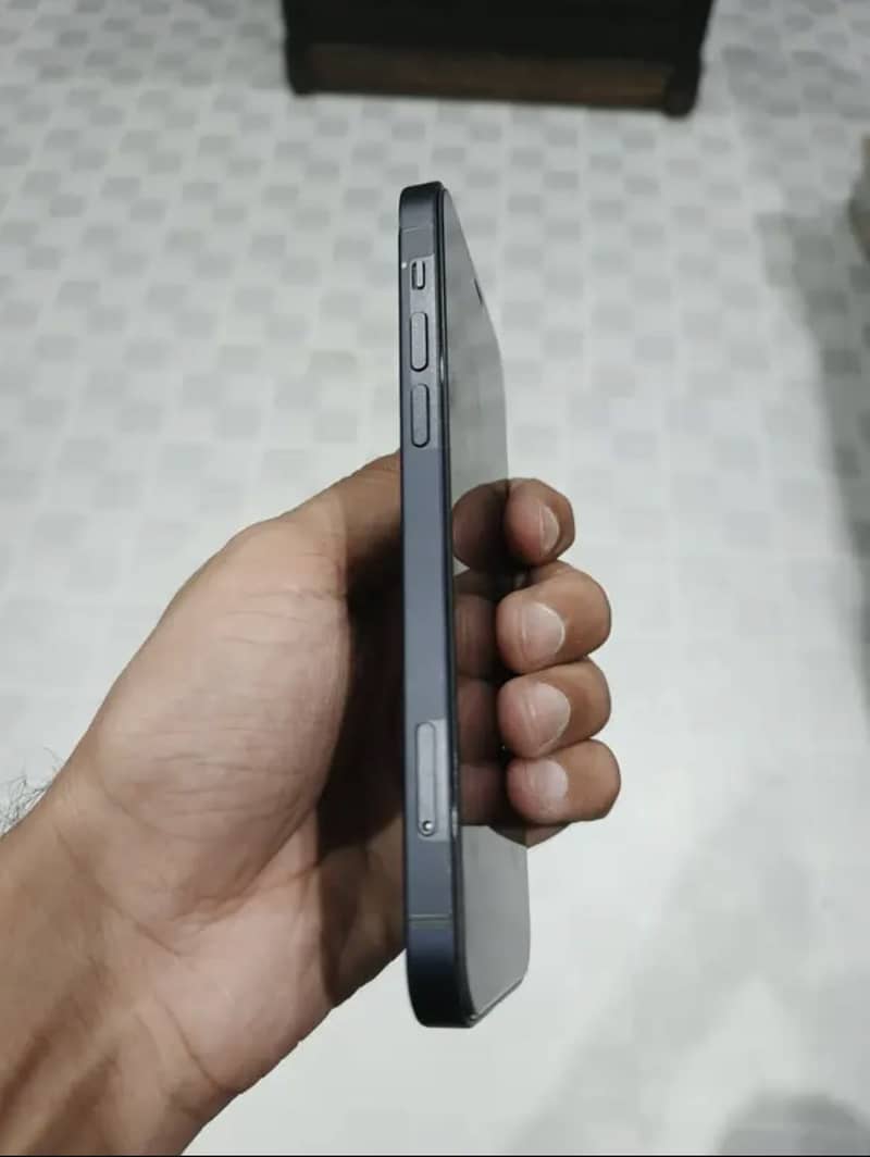 iPhone 12 3