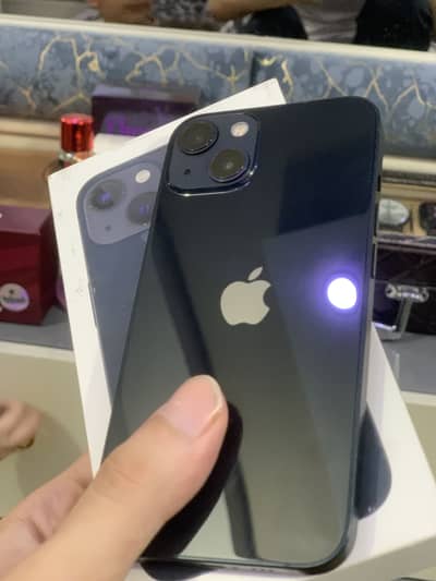 Apple iPhone 13