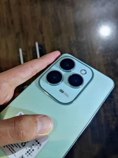 Infinix hot 40 pro 8+16/256 Official Pta