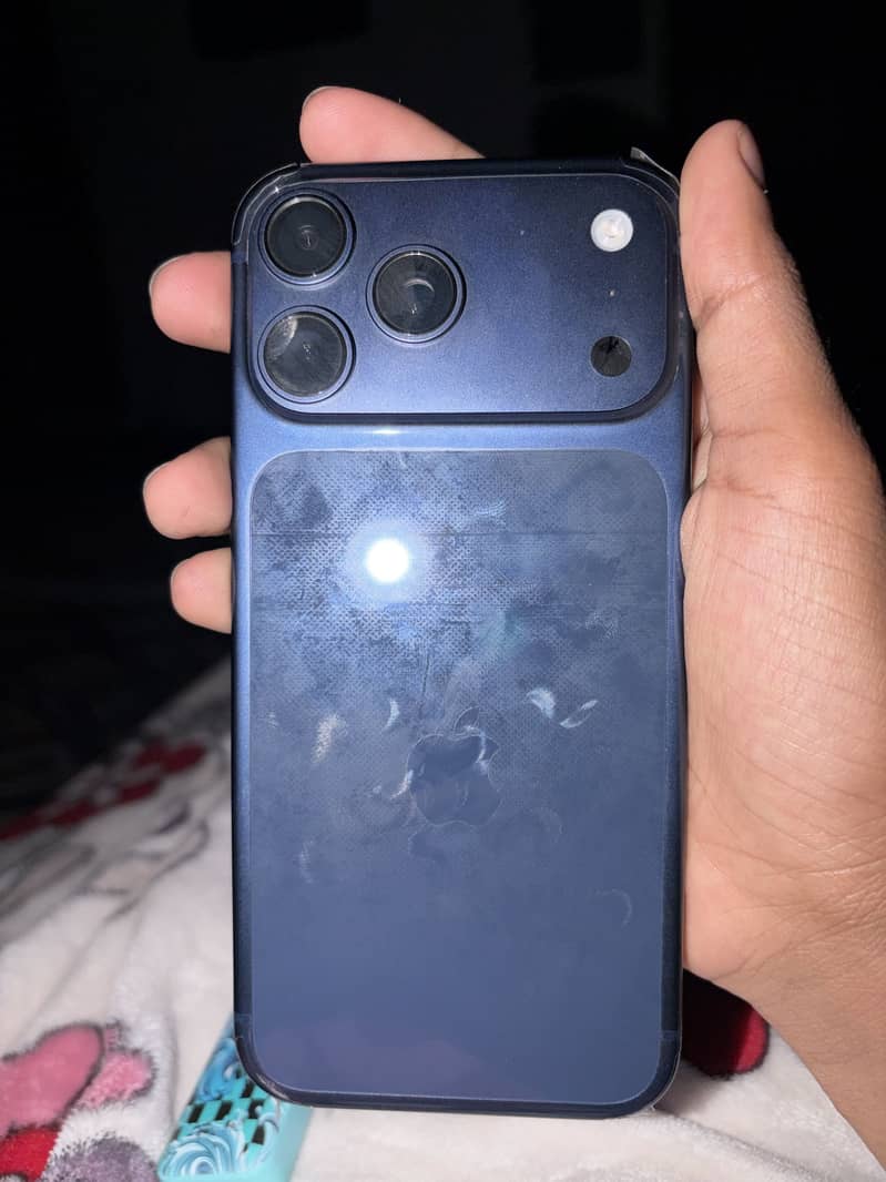 Apple iPhone 17 Pro Max 2