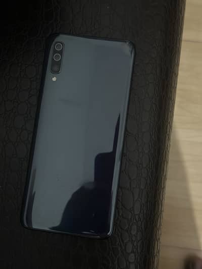 Samsung Mobile A70