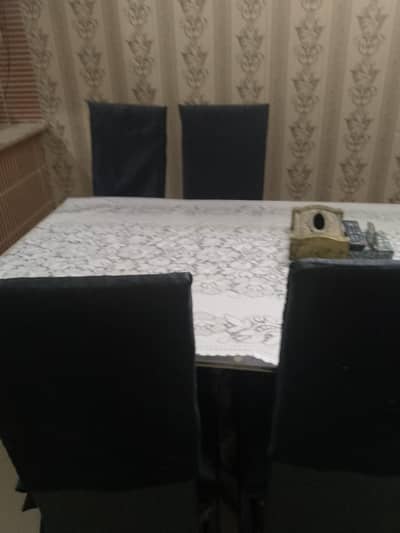 dinning table with 6 chairs