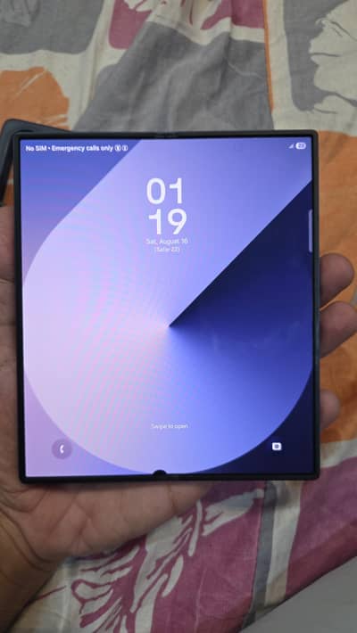 Samsung Galaxy Z Fold 6 5G — 12GB RAM / 256GB NON PTA minor dot