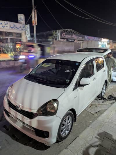 Daihatsu Mira 2014