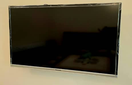PANASONIC 32-INCH LED TV FOR SALE