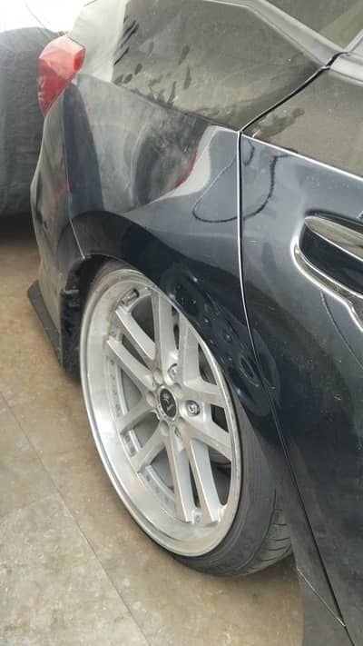 karanze 17 inch with tyres