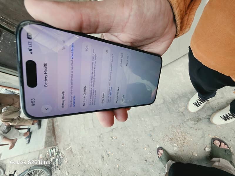 Apple iPhone 15 plus 1