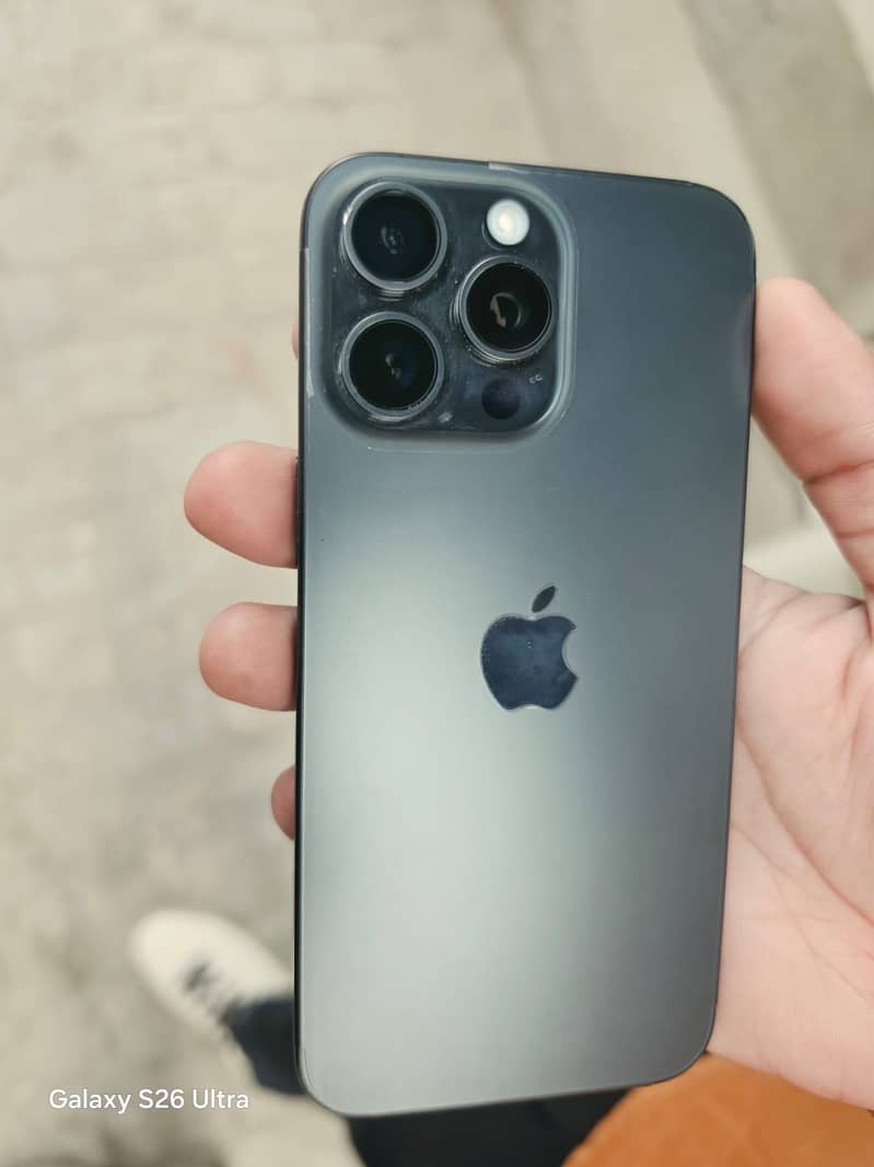 Apple iPhone 15 plus 2