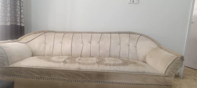 Comfortable Sofa Set in Good Condition
