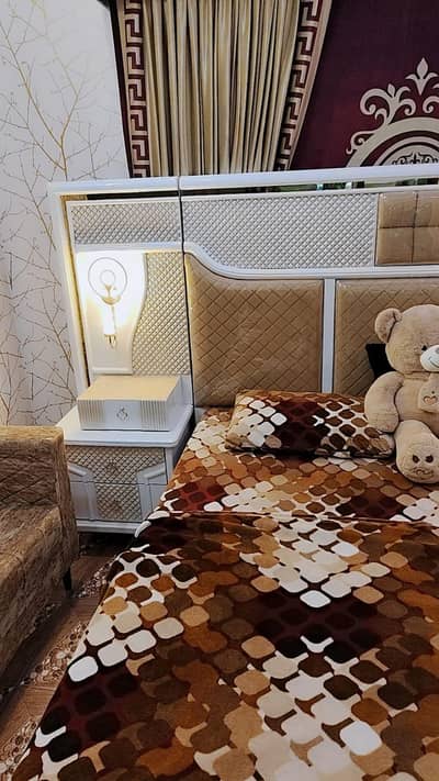 urgent for sale Bed & dressing & side tabel