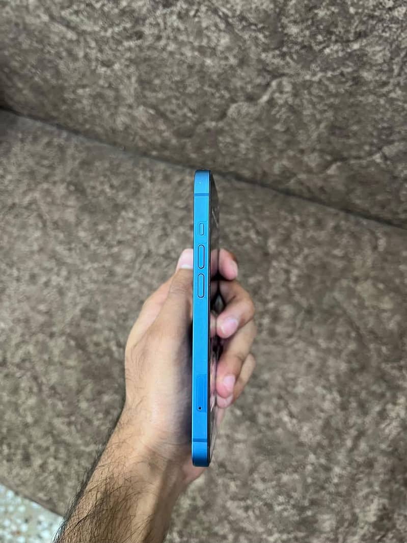 Apple iPhone 13 1
